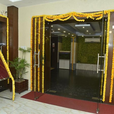 Aalcajars Inn Patna  Bagian luar foto
