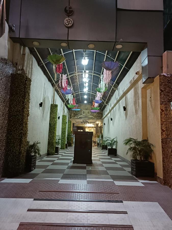 Aalcajars Inn Patna  Bagian luar foto